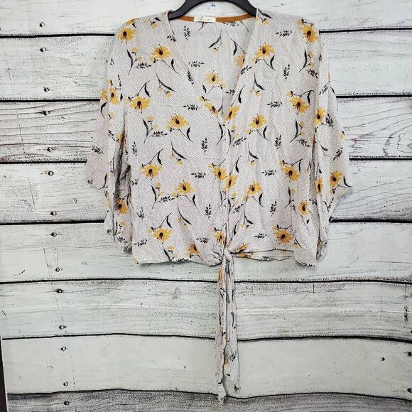 Maurices MEDIUM Gray Floral Polka-dot Blouse - Picture 1 of 7